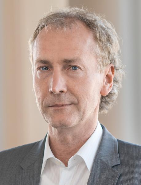 Portr&auml;t von Direktor Mag. Dr. Vinzenz Huber
